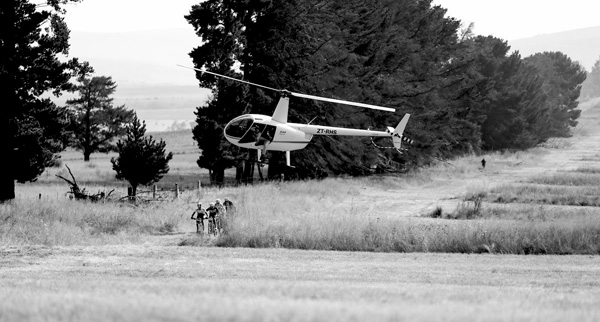 The elite women, lead by Robyn de Groot and Samantha Sanders at round 3 of the series in Clarens. Photo: www.zcmc.co.za