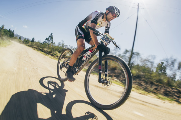 Christoph Sauser used the new Specialized FFC hand position to help him overcome a more than five-minute deficit after an early tyre cut to win the men’s race at the 2017 Fairview Attakwas Extreme MTB Challenge. Photo: Ewald Sadie | Fairview Attakwas Extreme MTB Challenge