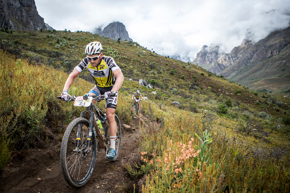 Karl Platt leads Urs Huber during stage 6 of the 2016 Absa Cape Epic. Photo: Nick Muzik/Cape Epic/SPORTZPICS